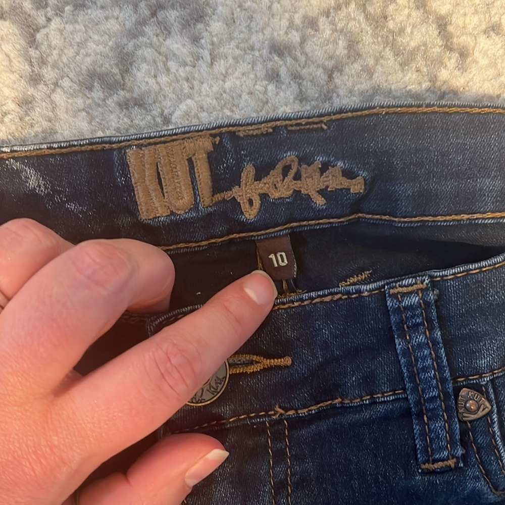 Kut from the Kloth dark wash skinny jean Size 10 - Picture 3 of 9